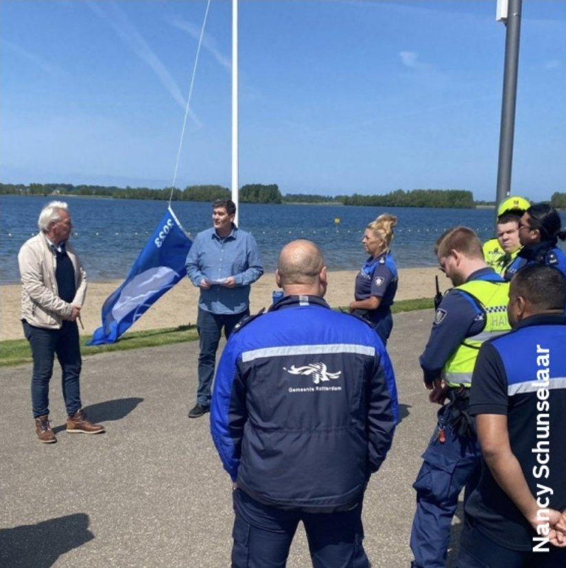 Blauwe vlag voor Nesselande

Het strand van Nesselande heeft op woensdag 17 mei de Blauwe Vlag in ontvangst mogen nemen. Jan Lemmers, voorzitter van wijkraad Nesselande, had de eer om de vlag te hijsen op de boulevard aan de Zevenhuizerplas.

Meer info:
nieuwsbrievenrotterdam.nl/nieuwsbrief/?a…