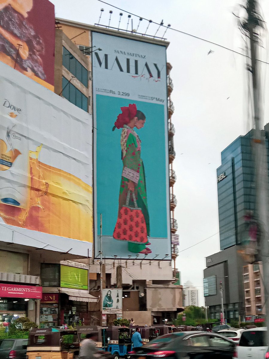 Sana Safinaz compaign ' Mahay ' in front of Teen talwar monument in Karachi Pakistan
#sanasafinaz #mahay #sanasafinazmahay #ClothingBrand #Etribune #Hellomagazine #graziapakistan #Grazia #Hellopakistan #fashionshow #FashionRevolution #fashionblogger #Karachi #divamagazinepakistan