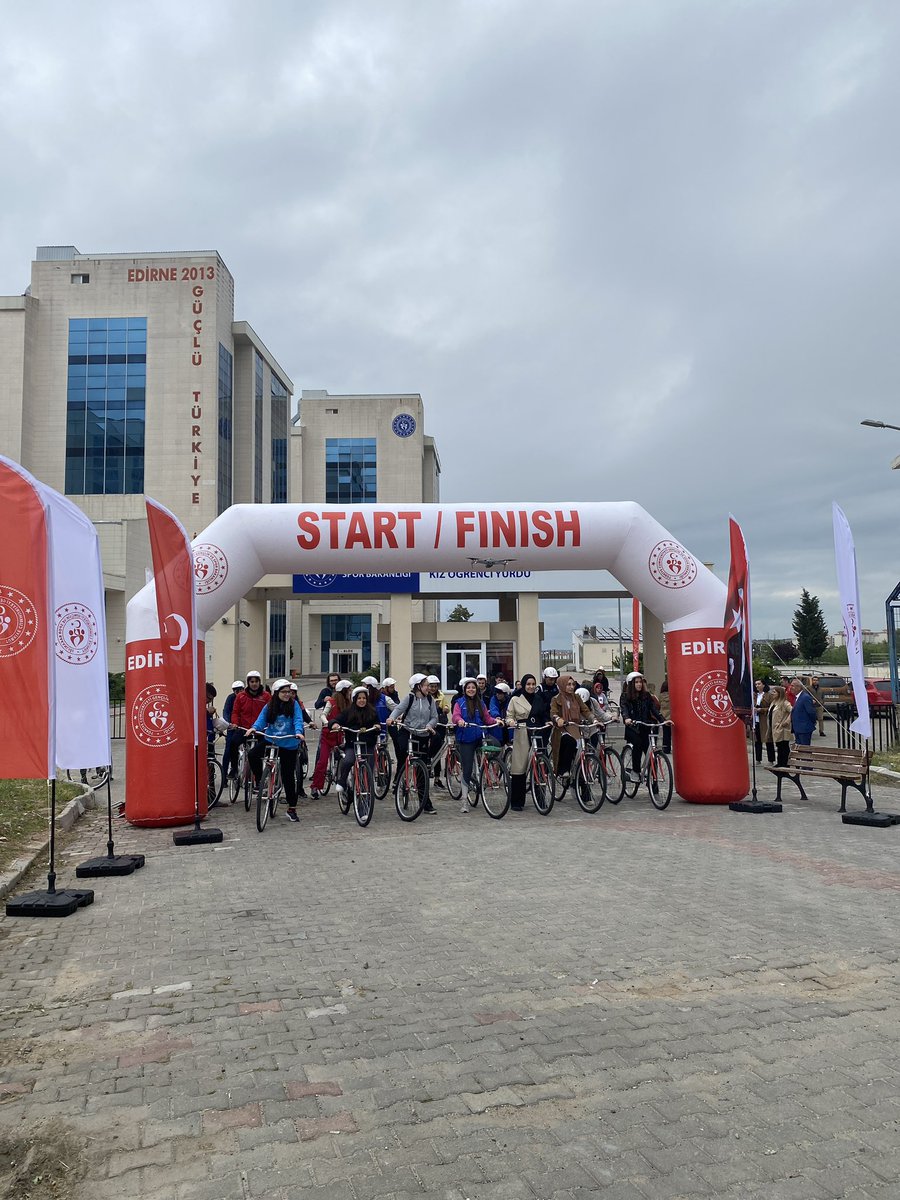 genclerleegitim's tweet photo. Edirne Kız Öğrenci Yurdu olarak Gençlik Haftası kapsamında düzenlediğimiz etkinlikler hız kesmeden devam ediyor… https://t.co/WAxIGMZfy4