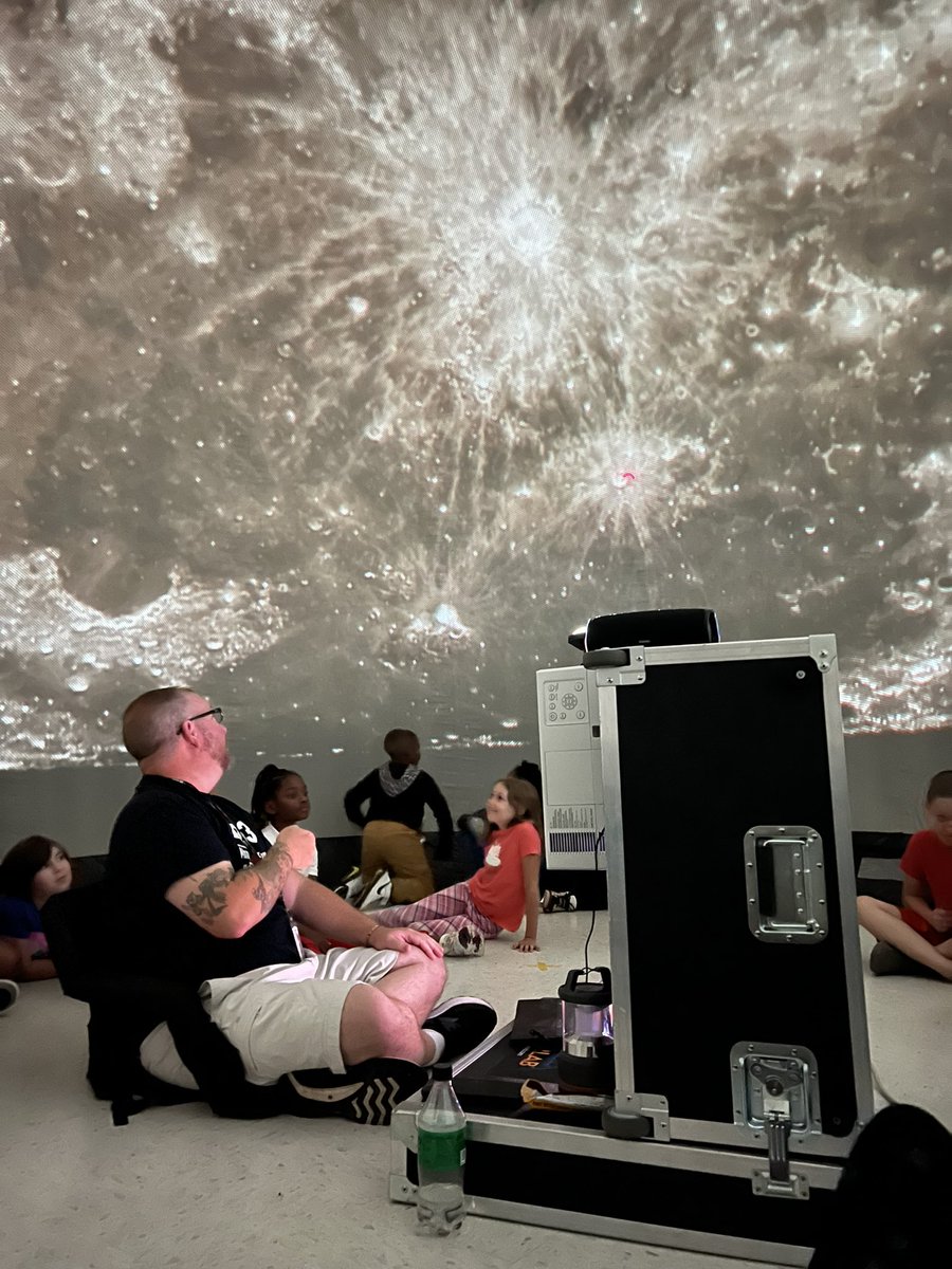MrsPressley's tweet photo. The Star Lab is always a hit at @SumterSCSchools! Thank you @thattechcoach1! #sumtersdstrong https://t.co/ojOM47i9J3