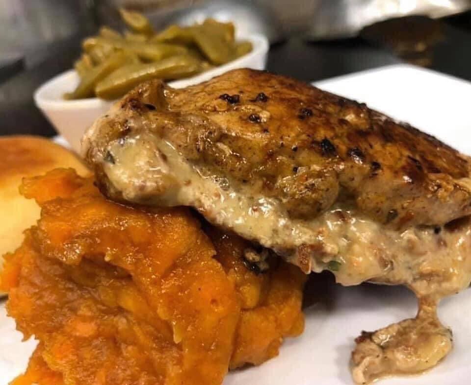 YoMamasMeals's tweet photo. Mama’s Bacon &amp; Gouda Stuffed Pork Chop is today’s #MealOfTheDay ORDER ONLINE click link in bio #OrderPayPickUp https://t.co/hP8zA0emwM