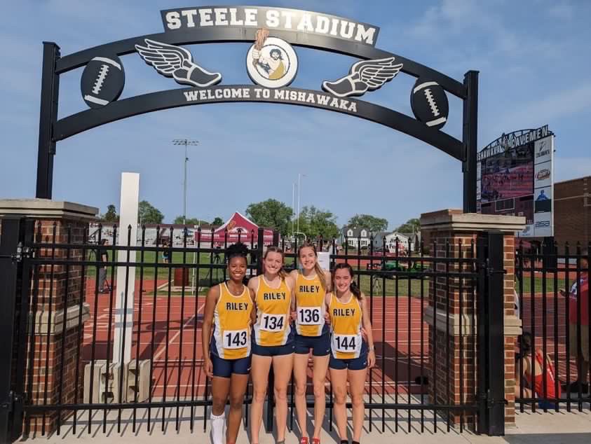 RileyTrackField's tweet photo. Congratulations to the 4x800 Team!!
Regional qualifier 4th Place and a PR (10:23.21) 
#WildcatPride https://t.co/cfrvXOndgA