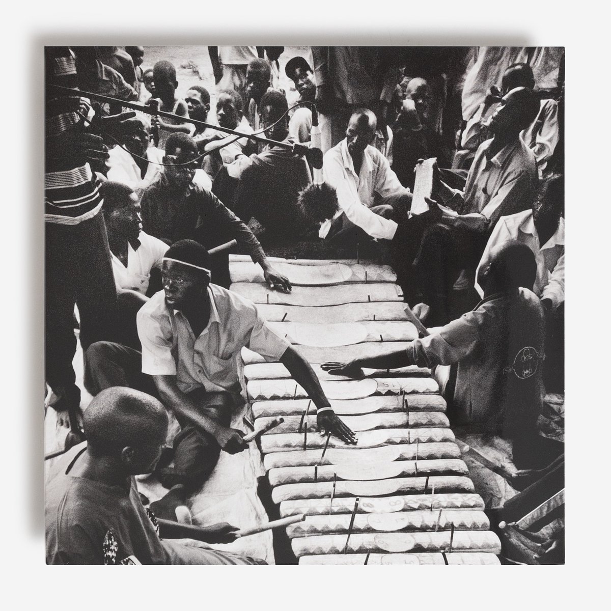 The embaire, pictured below, is a "communal" log xylophone (in this case for 8 people) mostly used by the Busoga people of southeast Uganda, here captured on an incredible new LP of polyrhythmic madness for Nyege Nyege Tapes

bit.ly/3ImftGP
