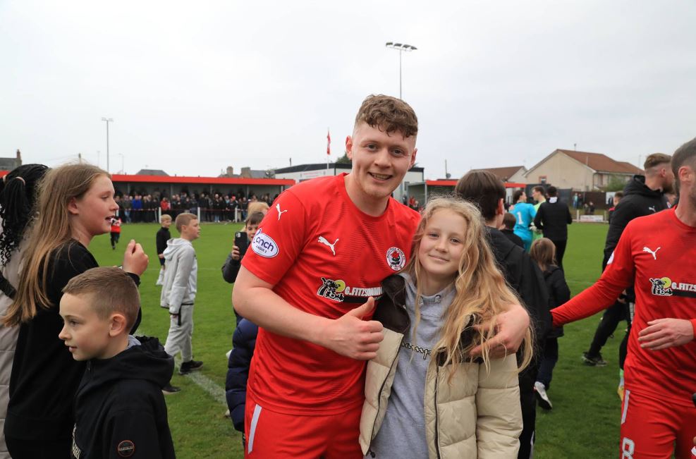 🚨 CONTRACT EXTENSION 🚨    
With 34 appearances in his first season at the club we're pleased to retain the services of adopted Boomtowner (As he lives here now) CONOR DOAN for another season <a href="/doanconor/">conordoan</a> 🌹
