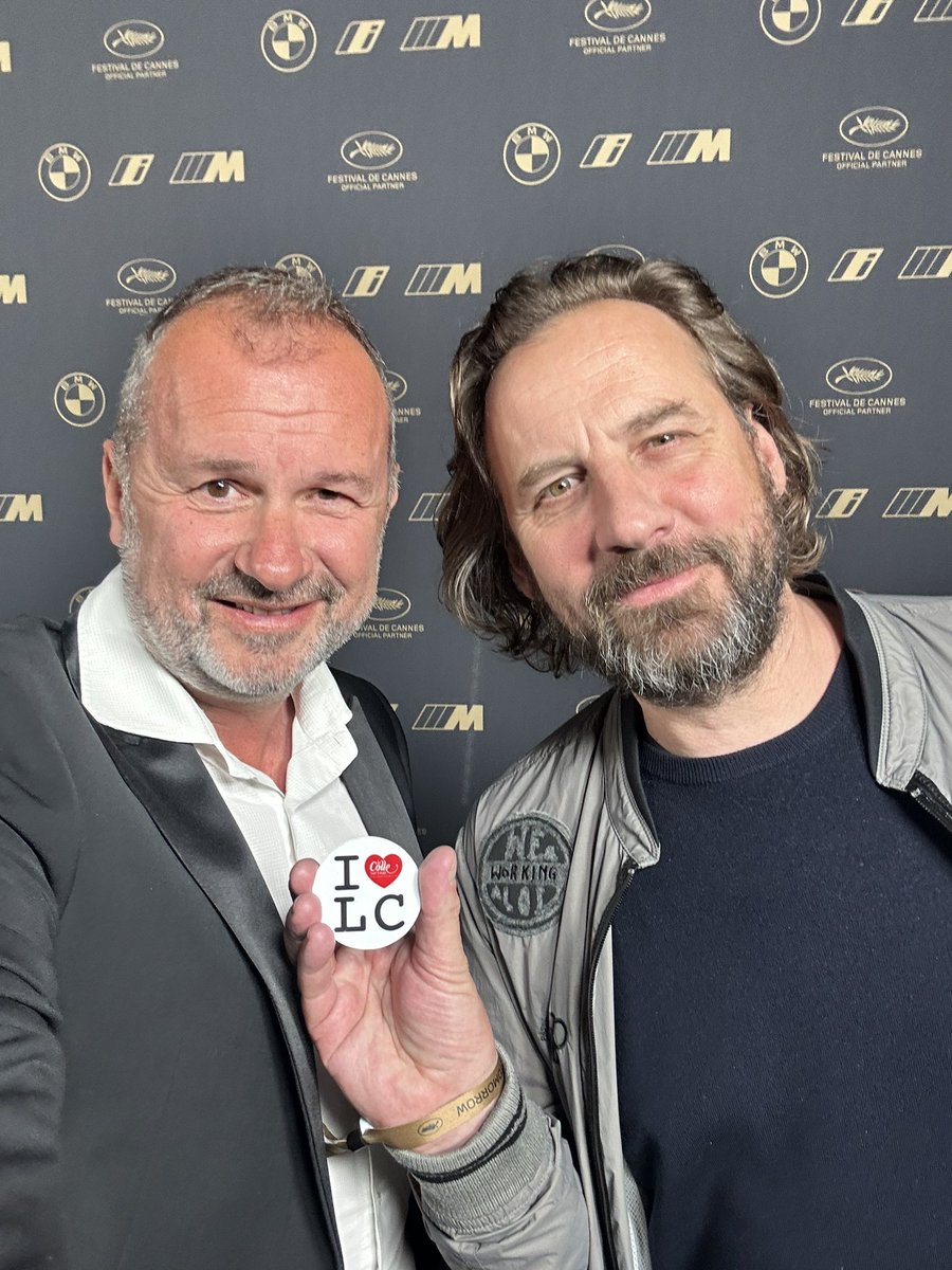 Hier soir sur la plage du @martinezhotel pendant le @Festival_Cannes avec l’excellent @FredTestot qui a vécu à #LaColleSurLoup et fréquenté les bancs du collège Yves Klein dans les années 80. #CotedAzurFrance