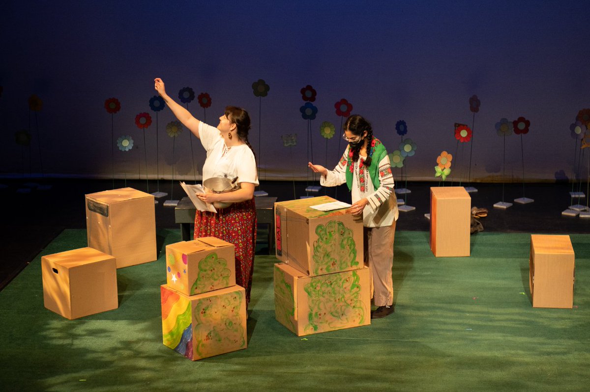 ConcreteYEG's tweet photo. ๐ฑ #tbt to #SproutsFest '23 | Writers: @KristenPadayas, Deviani Andrea, @LiannaMakuch & Joleen Ballendine | Director: Tracy Carroll | Set+Props: Brock Keeler | Costumes: Betty Kolodziej
SX: @daveclarke_ | LX: Heather Cornick | Actors: Noori Gill, Danielle LaRose, Andrรฉs Moreno. https://t.co/aIV3FQoLPq
