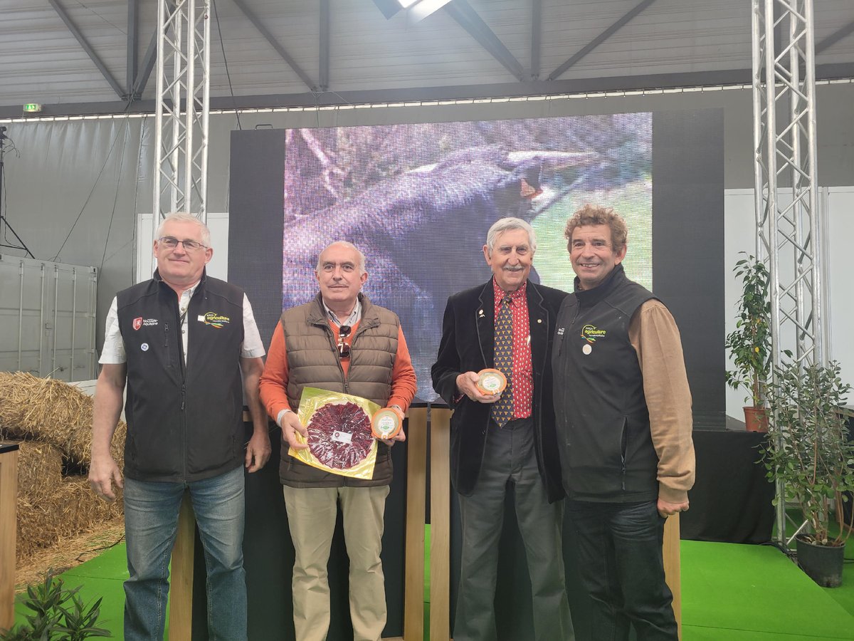 Aquitanima's tweet photo. Pierre Lesparre, commissaire adjoint à l'international
#aquitanima #morucha #aimetonagri #ParlonsagricultureNA #SANA2023 2/2 https://t.co/sRcjy5MtPO