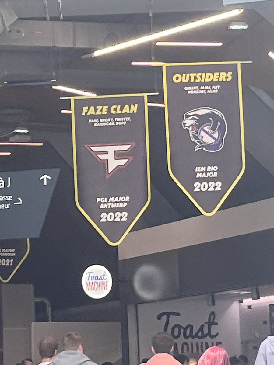 ChristianJ_sch's tweet photo. Let’s make ik one more major @karriganCSGO @broky @FaZe_rainCS @Twistzz @ropz @FaZeClan @RobbaN @hanseoul0 @BLASTtv https://t.co/iX2xxrb47d