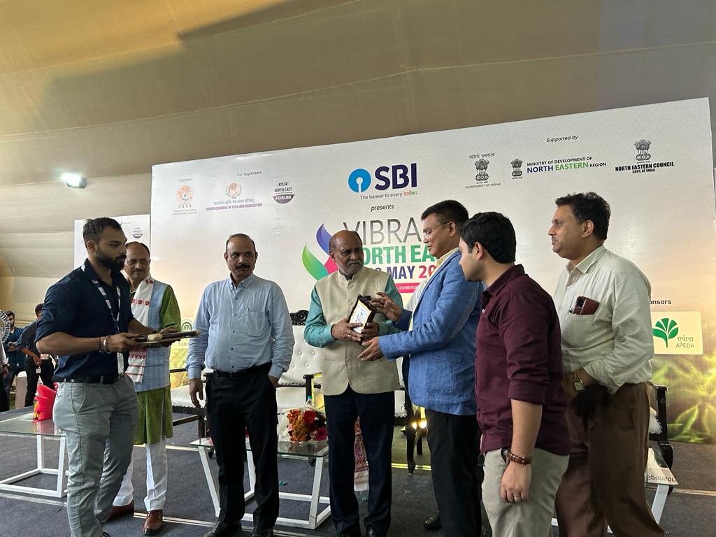 NRCD_MoJS's tweet photo. #NRCD got best prize for Best Central Government Information Displayed in the just concluded Vibrant NorthEast Conclave. Award received by the team led by the Director @irsashok from the Hon’ble Minister of Assam #VNE2023 #Guwahati #Assam #India @NRCD_MoJS @cleanganganmcg  🇮🇳💐 https://t.co/aRVVV9MCvf