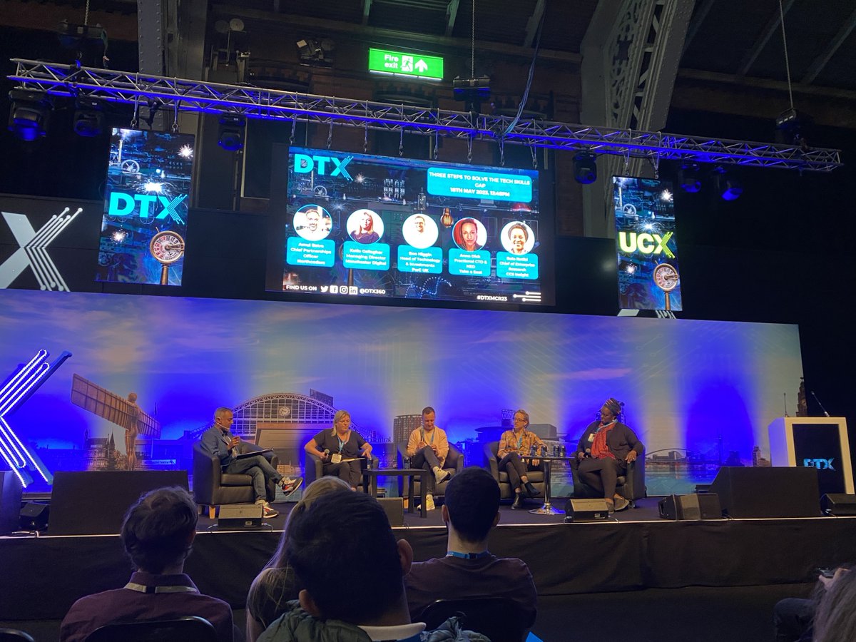 techreturners's tweet photo. 🎙️People, not skillset! Let's stay true to this principle. Many skills are transferable. Shoutout to @ben_higgin1 from PWC, who shared this during Amul's panel. Don't underestimate the value of pastoral care, mentoring, and leadership skills. It's not just about the certificates! https://t.co/85kzBn1c8T