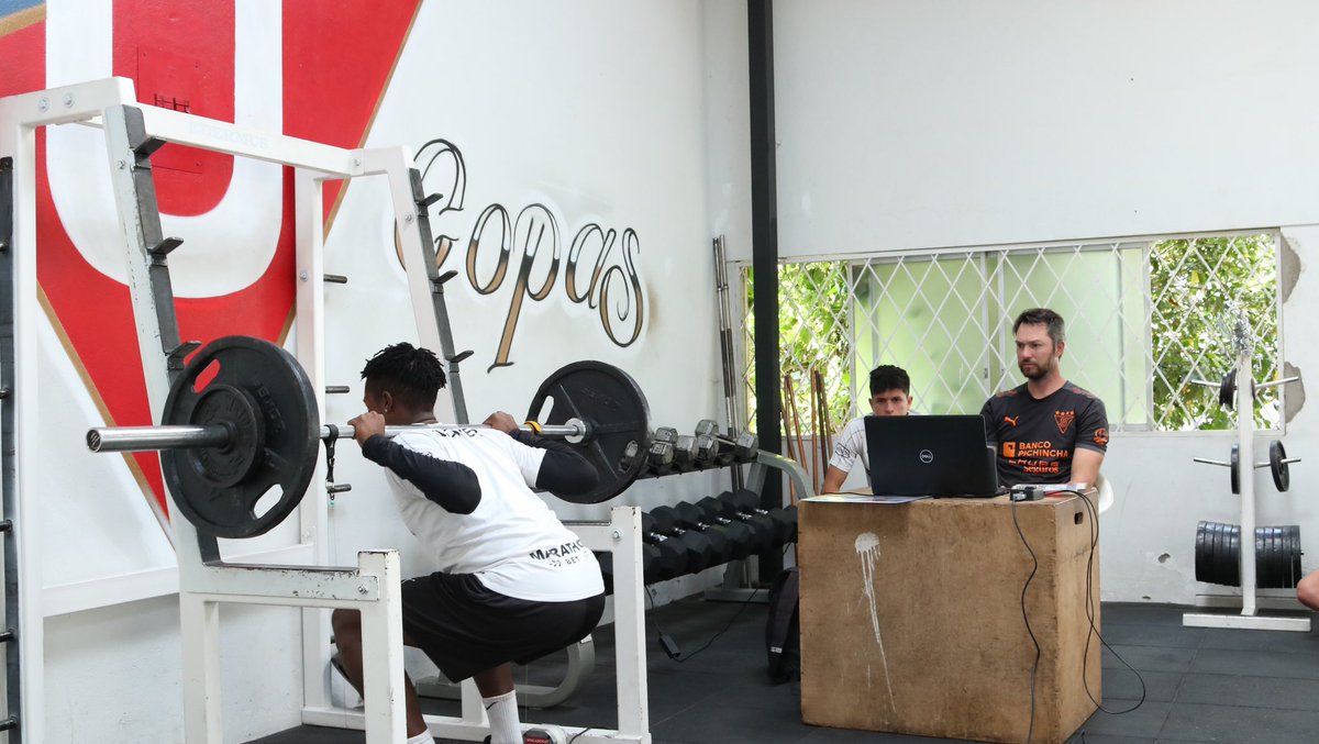 El entrenamiento de la fuerza en futbol suele estar en debate y hasta a veces es criticado cuando en realidad tiene una gran importancia en el proceso de entrenamiento. Quiero comentarles como lo desarrollamos en el paso por diferentes equipos e instituciones. [ABRO HILO]