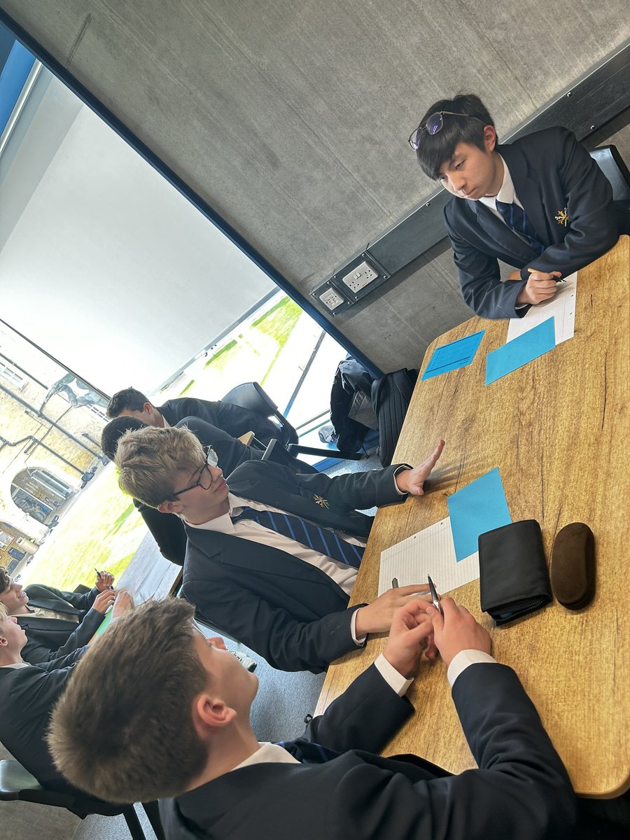 ElthamCarey's tweet photo. Day 4 of this manic week of house events…

Y10’s turn for House Maths - Hector, Phoenix, Eddie, Theo and Ben - surely it isn’t that bad Ben?! 💙

#attemptgreatthings

Meanwhile, work continues in the Art department! 🎨 https://t.co/rqNGfiWcbD
