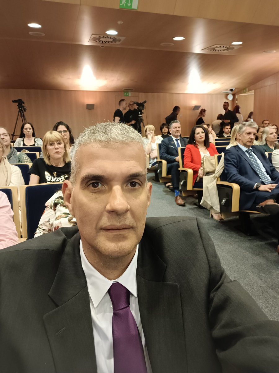 valentssalt's tweet photo. Hoy nuestro candidato a la alcaldía de #salt @felixsierrap en el acto organizado por @eWomanSpain y el @DiarideGirona donde se fortalece a las mujeres en el mundo empresarial y en los altos cargos. En @valentssalt apostamos por las mujeres emprendedoras y luchadoras
@valents_cat https://t.co/yHhBGsIKPl