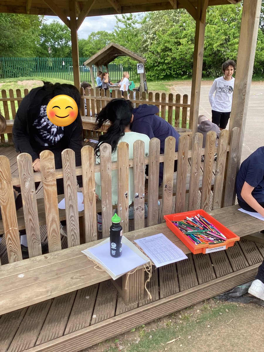 whcps's tweet photo. 5AP worked in pairs, one reading and memorising a text then running back to their partner to write it down. Then they had to understand the text and draw the picture. #WHCoutdoorlearning #whcspanish #OutdoorClassroomDay #whcyear5 https://t.co/SpQmLKNk0Q