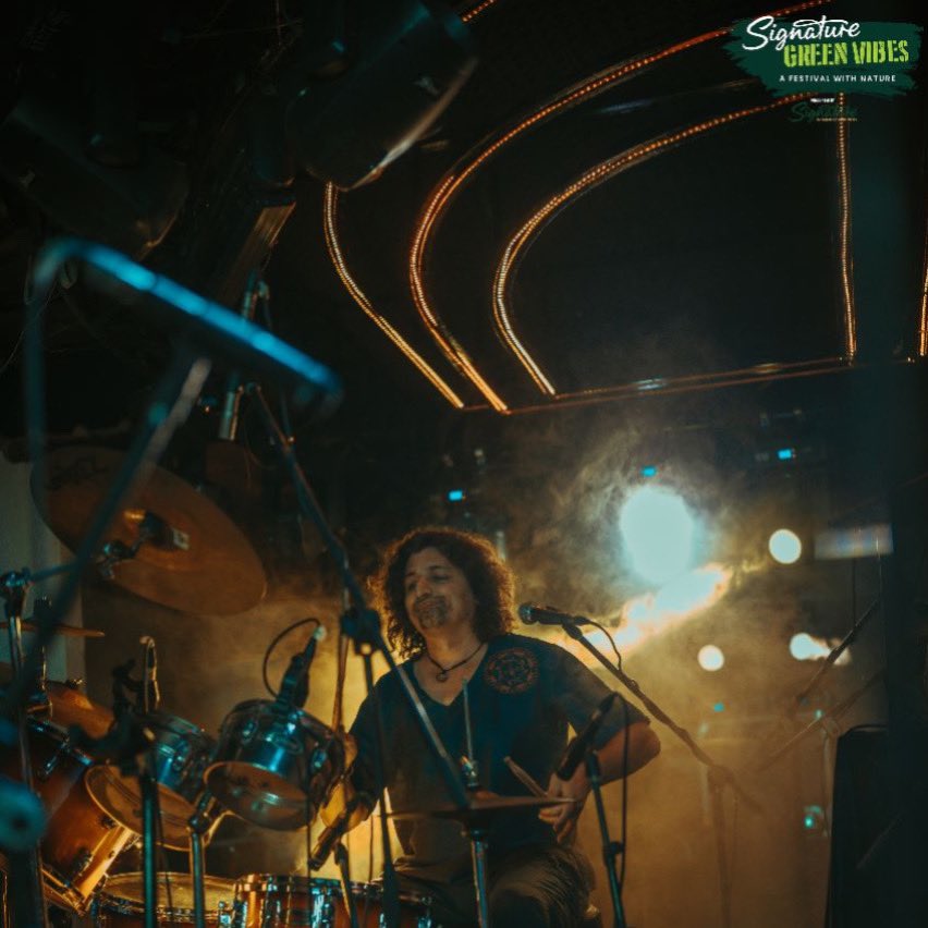 indianoceanband's tweet photo. It is always a delight to perform in the Pink City! Thank you, Jaipur friends for a memorable evening! Here's a peek into our Jaipur #TuHai Tour diary. 

#pinkcity #jaipur #indiatour #tourdiaries https://t.co/v6cWhcZdDH