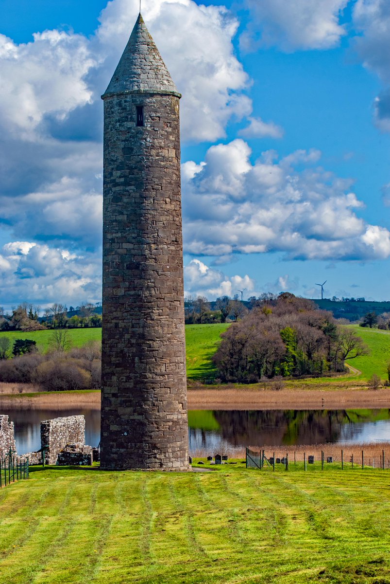 Today is #InternationalMuseumsDay.  Here's the Round Tower on Lough Erne's Devenish Island

It's just one of many sites on our developing Lough Erne Pilgrim Way & features in our Lakelands 2 Gallery

It's a very special place

#HealthAndWellBeing #InternationalMuseumDay #IMD2023