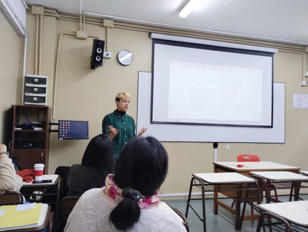 lecturerswb's tweet photo. She spoke to students about her work on data science in journalism and how data analysis can be used to identify gender violence, deforestation and other pressing social problems 📊📈📰

Thanks to all involved for arranging this wonderful event!

#outreach #STEM #datascience https://t.co/arQMGwA3yU