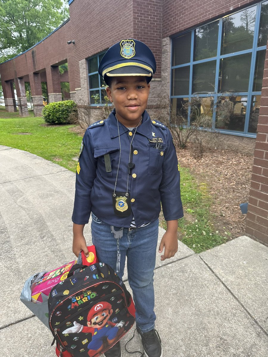DrTProctor's tweet photo. Career Day 2023
#IBKnowledgeable
#TigerStrong
@CasPrinciTmomon @kdavidibcascade @didraut @MsP_CascadeES @CascadeESMedCtr @APSCascadeES @cascadeES_SSW https://t.co/5ZCQejOFnt