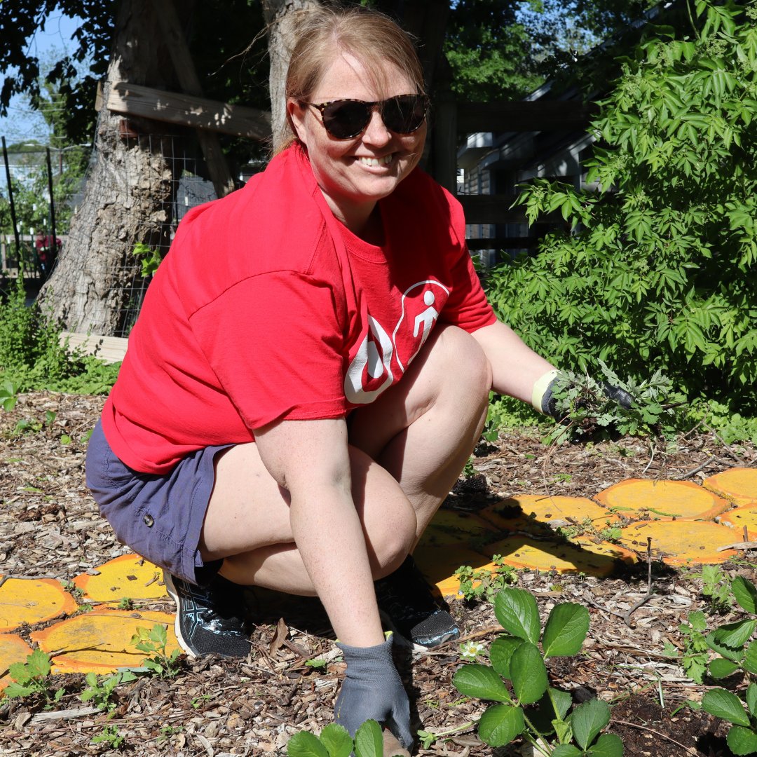 The work of the Food Shuttle is not possible without YOU! Join the movement to end hunger. Sign up to volunteer with the Food Shuttle today at FoodShuttle.org/Volunteer#feed… #volunteer #endhunger