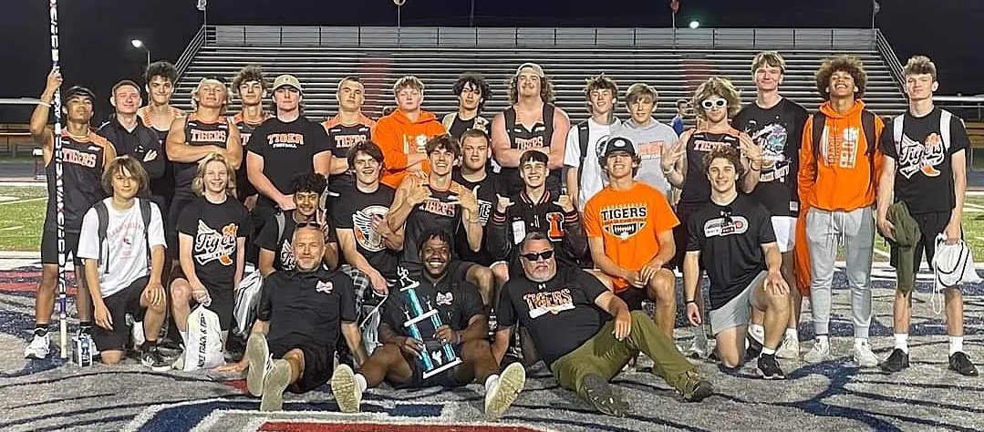 Lawrenceburg HS Track and Field tweet media