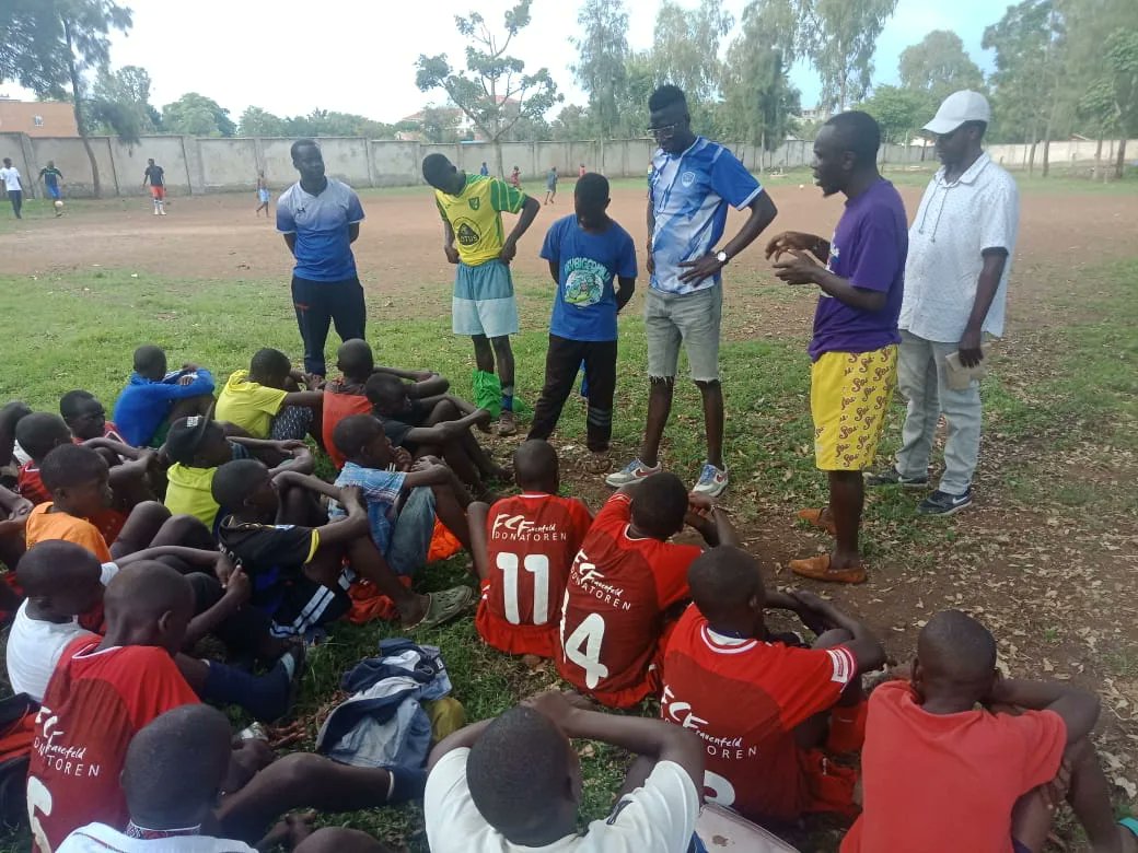 HOK_AFRICA's tweet photo. At Homeless of Kisumu, we believe in the transformative power of sports to impart life skills in young minds. Through our Jiboreshe #SportsForWellness program, we are providing vulnerable children with a platform to develop essential life skills while enjoying sports. https://t.co/0Ea5M0pZ7d