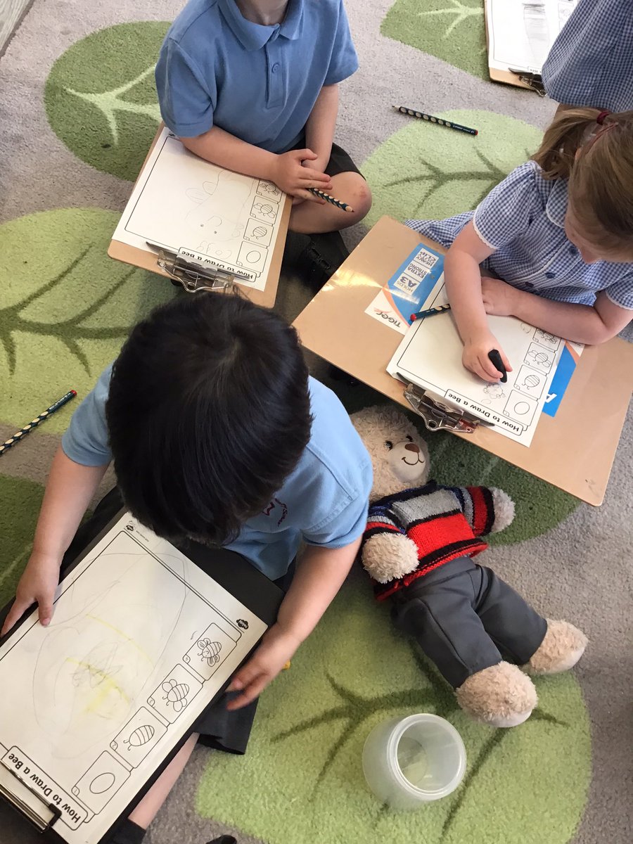 CharlesPrimN's tweet photo. This afternoon in nursery we have learnt all about bees and how important they are.We then followed step by step instructions how to draw our very own bee😃 🐝#StChEYFS #StChArt #StChScience https://t.co/oT8Foabzhm