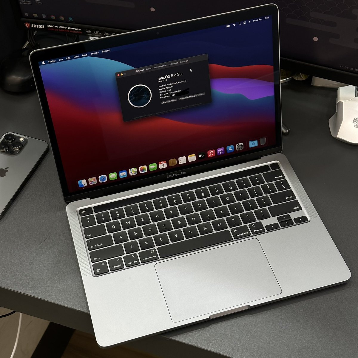 thanksbont's tweet image. Fs: Macbook Pro 2020 M1 13inch 8/256GB - ex Garansi Resmi

Ex Garansi Nasional.
Mulus.
No minus.
Fullset original.
Cc 27. (Jarang Dipakai)
Dus dan Charger Original.
Minus, ada sobek sedikit dibagian kabel charger, tapi masih aman.

#jualmacbook #zonauang #khilafclub #lapakcot