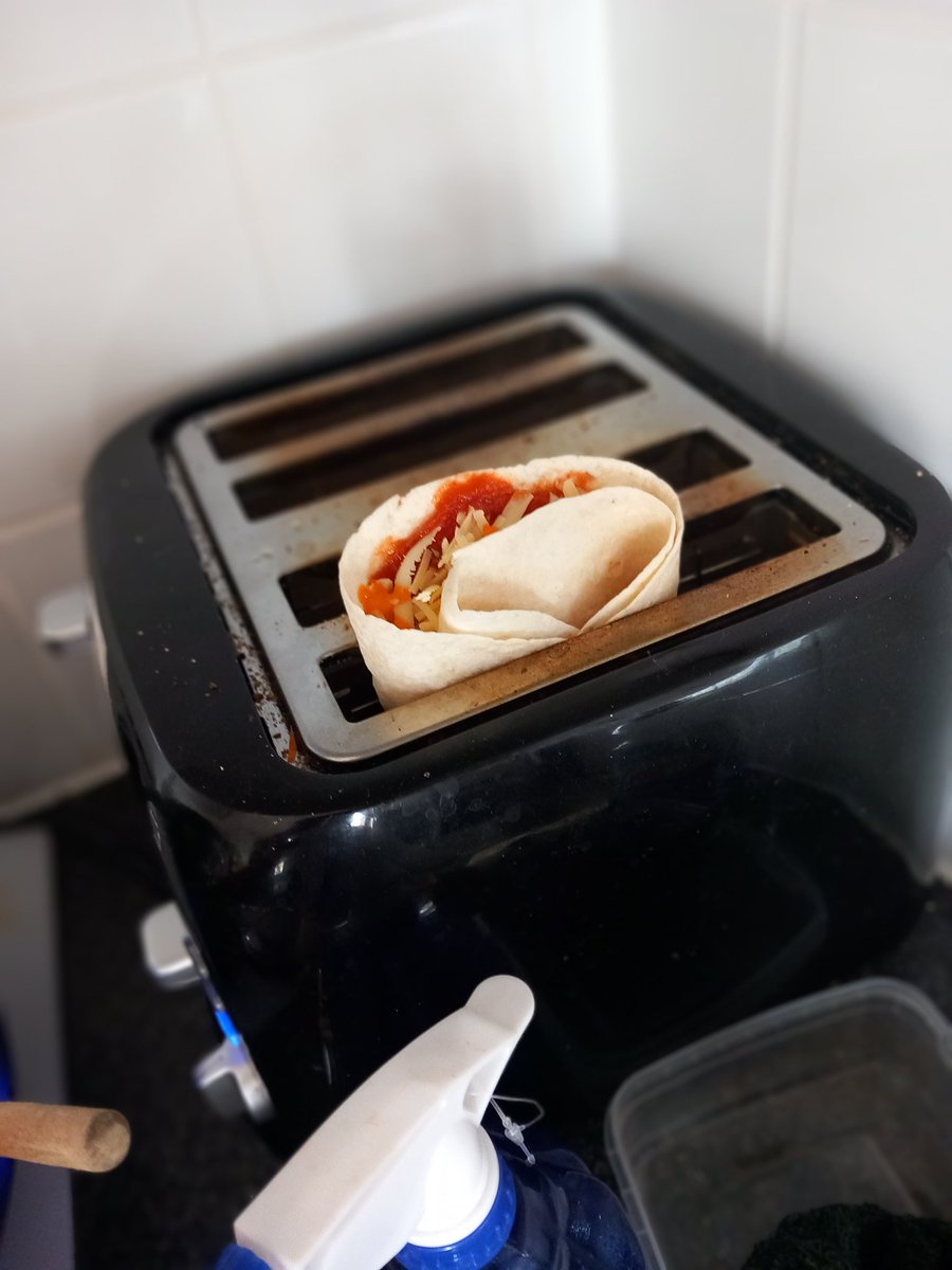 hibsy4k's tweet photo. #PizzaPocket for the #lads https://t.co/gDrwaNozoj