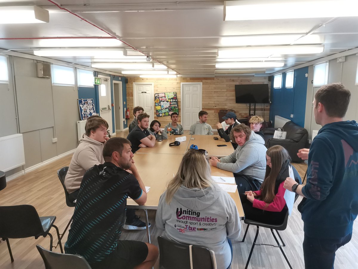 ss_ycc's tweet photo. Great first session setting expectations and commitment for phase 4 of #UnitingCommunities . Young leaders all  in for  developing their skills and supporting young people to have positive experiences through social actions projects and Sport, creative &amp; GR activities #tbuc #dfc https://t.co/9hvfzmB9JD