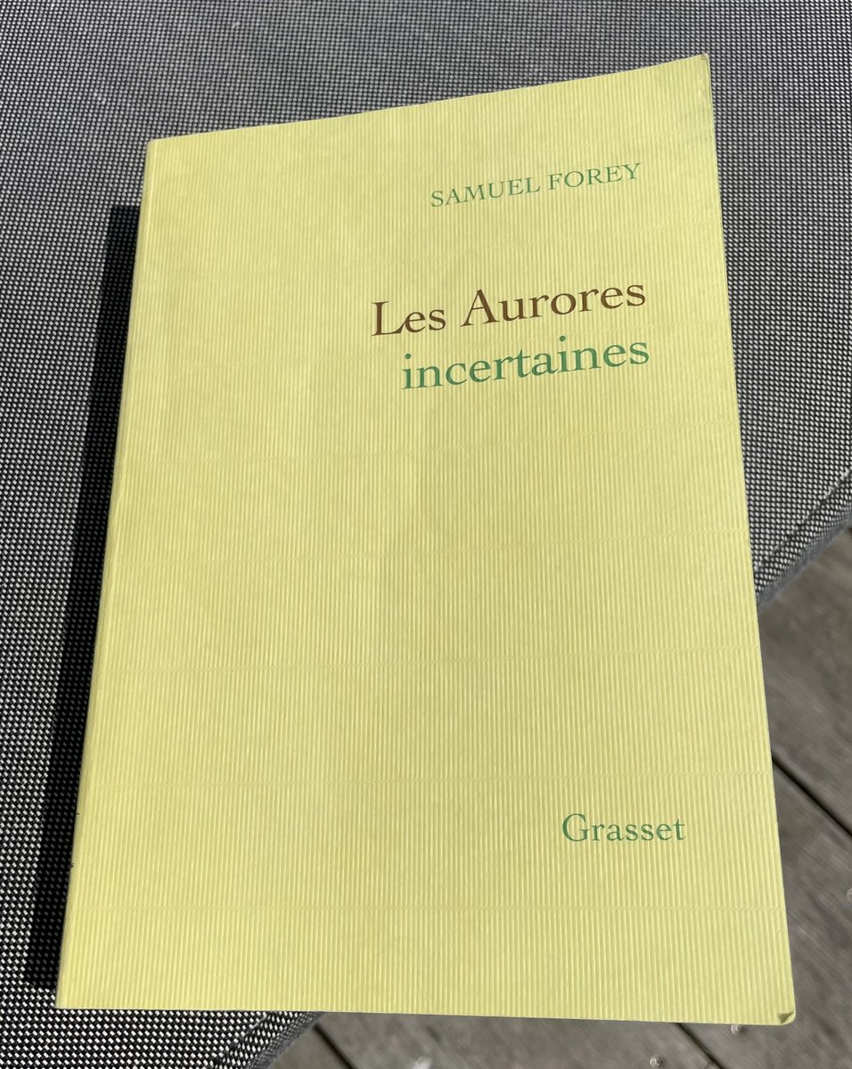 Ce livre, « Les Aurores incertaines » de <a href="/SamForey/">Samuel Forey</a>, est l’histoire d’un reporter de guerre, qui a « le sentiment d’avoir trouvé la paix au milieu de la guerre » et qui mêle sa propre histoire personnelle au milieu de la grande histoire. C’est vraiment un chef d’œuvre 👏📖🙏🥲