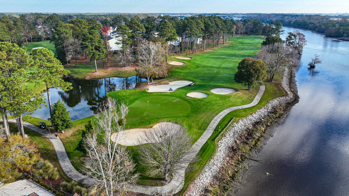 PlayGolfMB's tweet photo. The Intracoastal Waterway is a 3,000-mile inland waterway that runs against many Grand Strand golf courses! Enjoy the view while you are out there and make sure you wave to all the passing boats! ⛳️

#MyrtleBeachGolf https://t.co/sreo6WB5xu
