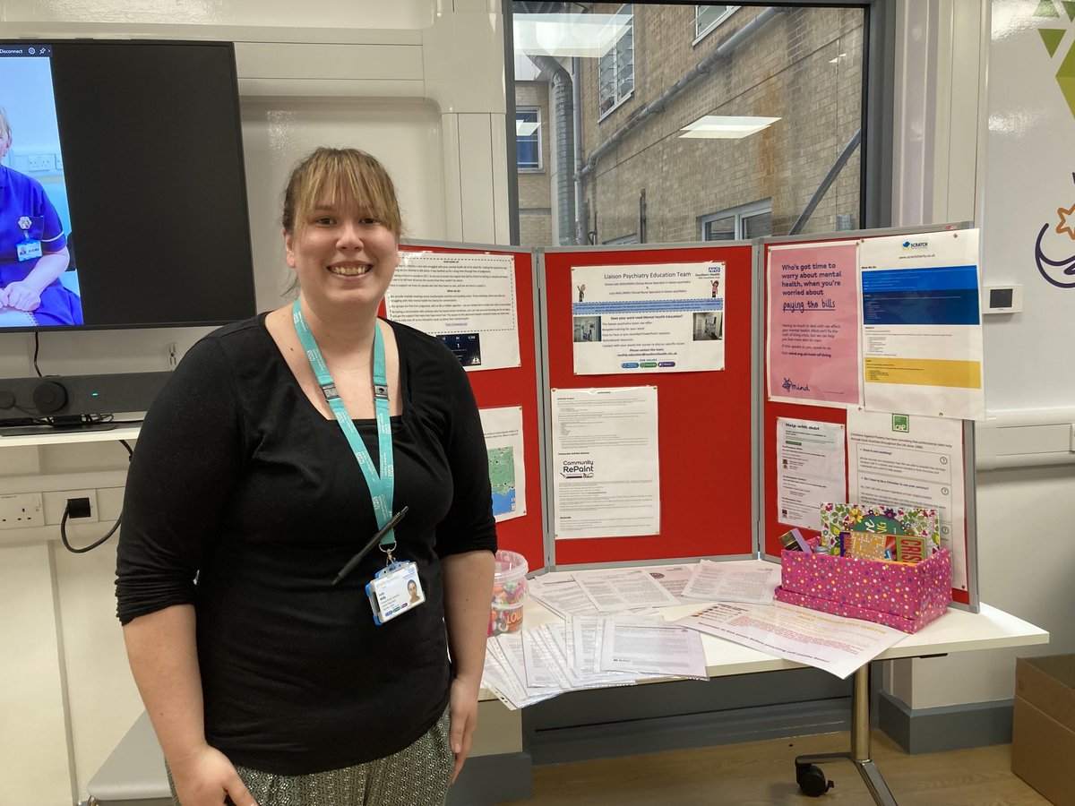 alexaredman's tweet photo. Liaison Psychiatry and UHS Mental Team, have done an excellent job promoting mental health awareness week. #mentalhealthawareness ⁦@liaisonSHFT⁩ ⁦@UHSFT⁩ ⁦@DrOsmanHicks⁩ ⁦@Southern_NHSFT⁩ ⁦@Rethink_⁩ ⁦ https://t.co/LnLxFMoT9h