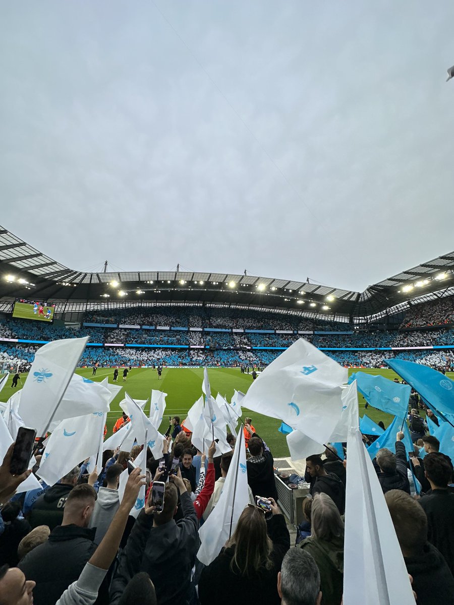 OLYAN15K's tweet photo. تجربة مميزة كانت في ملعب الاتحاد مع @Ticket_Eazy راعي تغطيتنا لإياب نصف نهائي دوري أبطال أوروبا 😍👏🏻
-
#ريال_مدريد_السيتي https://t.co/HXdS4ldmDv