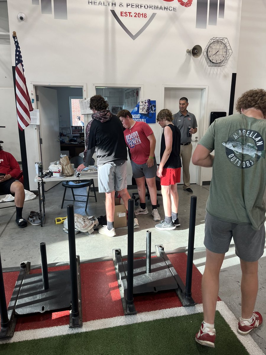 coachletsgo's tweet photo. Final zero hour of the school year.  Sad for me to see some of these seniors that showed up at 7am before school everyday for 4 years not bcause they had to, but because they wanted to improve their bodies and craft. https://t.co/08tjdJRvQy