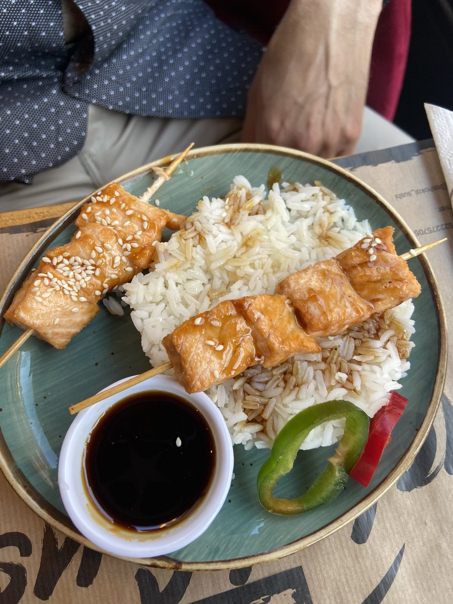 ashsmeals's tweet photo. seafood soup and salmon skewers with rice!! https://t.co/XvQdaTd9aV