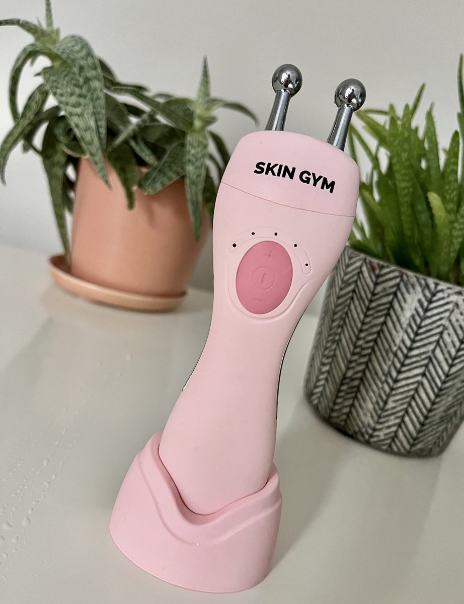 GreenProdJunkie's tweet image. 15% off Skin Gym with code: GREEN15.  Here&apos;s my new #microcurrent tool.  go.shopmy.us/p-1046888  #skingym