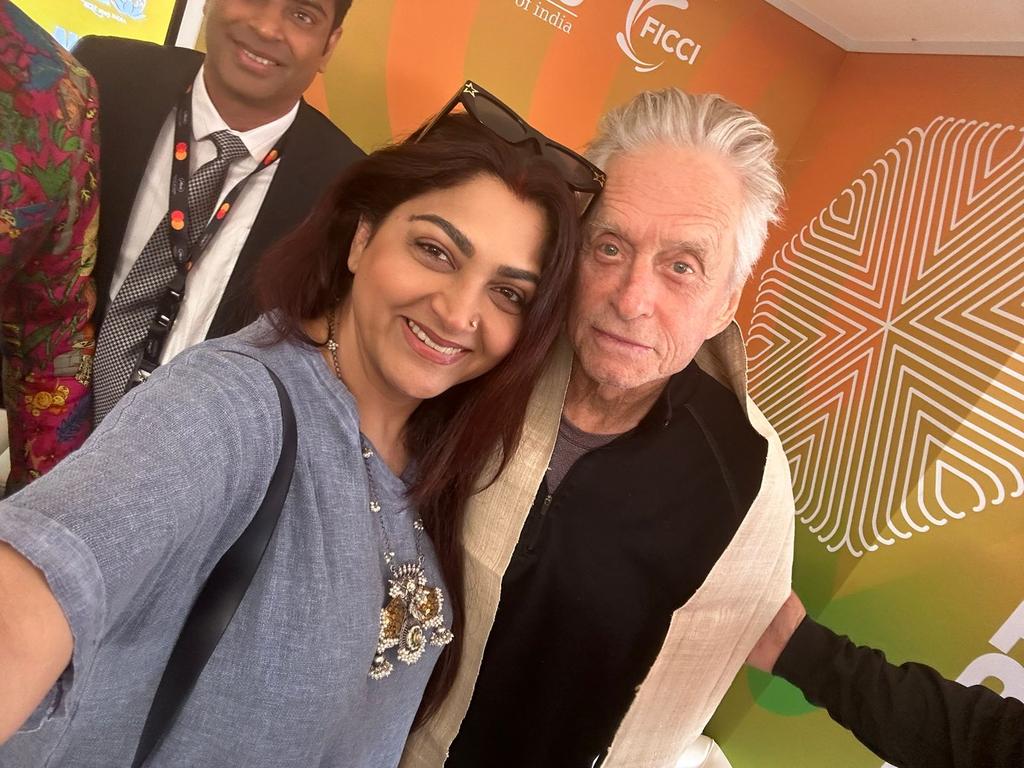 It can't get better than this! Grown up watching his films. A fangirl moment! 
With #TheMichaelDouglas ❤️❤️❤️

#IndiaAtCannes
#Cannes23
#CannesFilmFestival