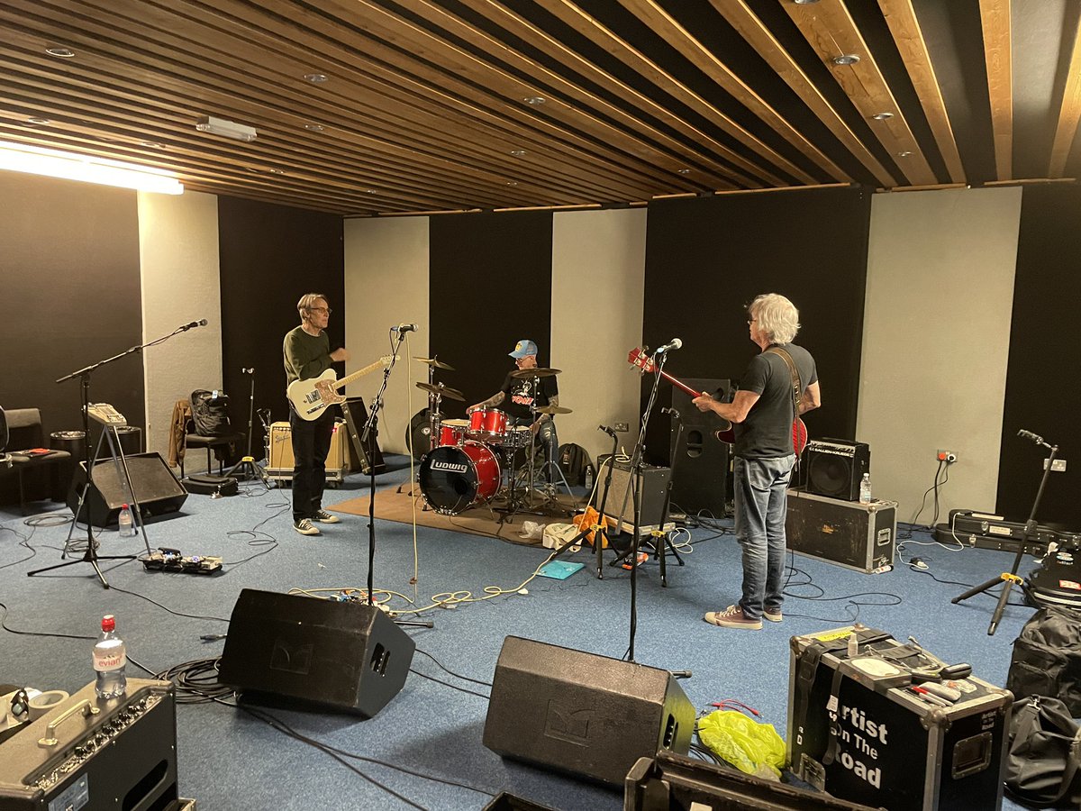 MayePrivatRealm's tweet photo. @thelongryders now at @johnhenrysltd rehearsing for upcoming 🎸🥁🎤tour with @AutumnSaints and @fairlinesmusic Murry from @Old97s on bass doing a fine job, Diego from @OtisTours tour🚚 managing. Life is Good. See you at a gig❗️ https://t.co/2u2VRxrTVH