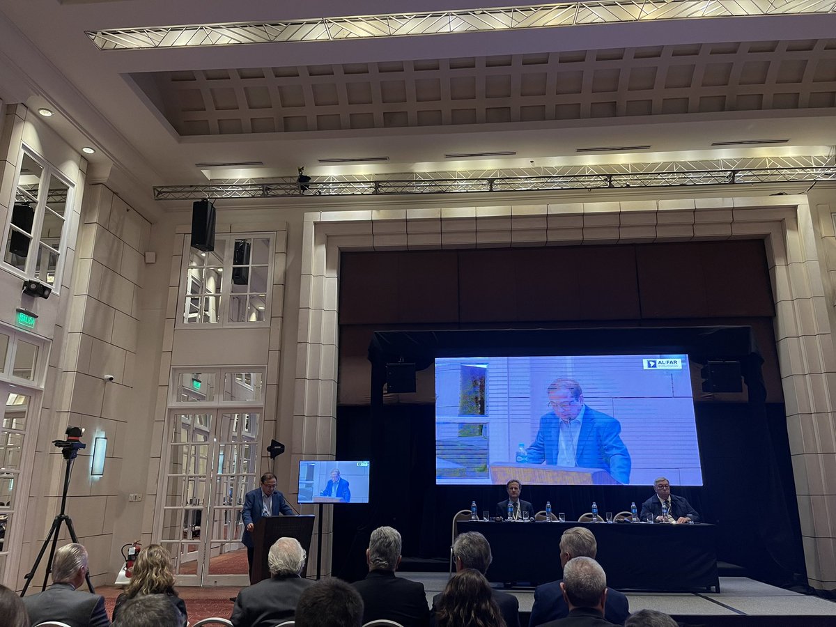 AlexandraLunaO's tweet photo. Jorge Quiroga, Presidente de la Cámara de Farmacias de Mendoza. 
14 mil farmacias en Argentina, y de ellas 650 en Mendoza.
@a_anafam 
Reunidos los representantes de las Industrias Farmacéuticas nacionales #ALIFAR https://t.co/RZoFdoXN3k