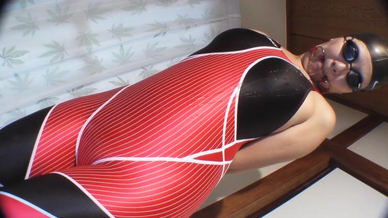 実は、今週に入ってからいろいろと心配事があって、気分も沈みがちだったのだけど、
その後、心配事も良い方向に解決し始めて、運気が好転し始めてる。
特に昨日、20年来のフェチ友であり、創作仲間であり、同志でもある人と、久しぶりに遊び(食事会&カフェ)に行って、超楽しかったのも大きい。 