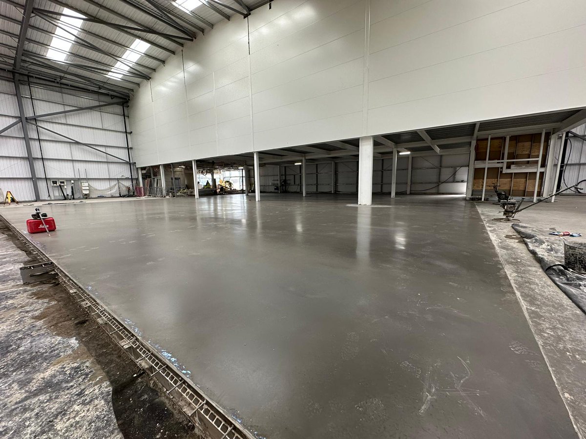 Check out our impressive project in NW England! We've used the RCR Alpha Joint for high tolerance floors on a protected gas membrane. The 295mm deep slab incorporates Dramix 3D fibres, boosting resilience. Stay tuned for updates and drone footage! 

bit.ly/41LUSm8