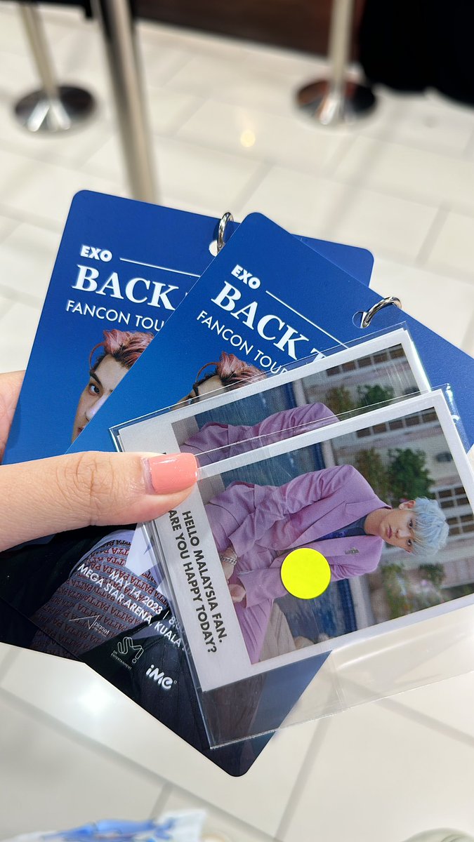hannahisvip's tweet photo. WTS
EXO-SC Fancon in KL
VIP & PS1 Souvenir Photocard & Lanyard
Dm for more info 💌
#EXOSCinMY #EXOSCinKL #EXOSC_BackToBack_KL #BACKTOBACK_IN_KL #CloserToSeChan #SECHANtikSenyumanmu #pasarexo #pasarexomy #CHANYEOL #SEHUN https://t.co/5CAfZYYoFn