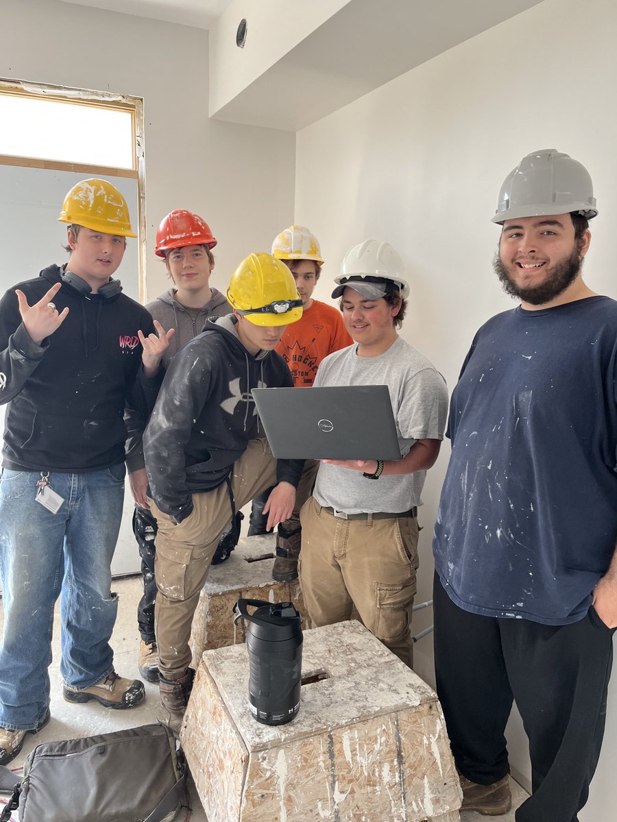 DanFramerdan's tweet photo. BCIP Ss putting finishing touches on presentation they are making tonight at #KHBA dinner.
Thank you #Brooklandfinehomes for inviting us and the opportunity to share our #Tinyhomes experience. https://t.co/euGfVE09Xn