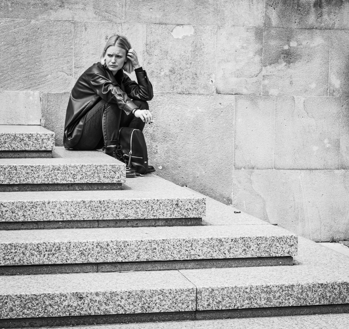 Alone... #leica #streetphoto #streetart #streetlife #streetphotographers #streetphotographer #urbanandstreet #lensculture #blackandwhitephotography #everybodystreet #ig_street #monochrome #urbanphotography #streetlife_award #rsa_streetview #urbanart #streetphoto_bw #streetleaks