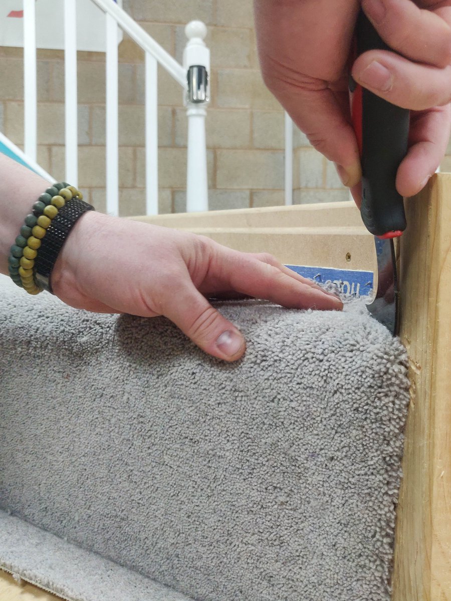 🎉Our Carpet Fitting Level 1+2 course is in full swing!🚀Become a pro carpet fitter in just four days, mastering gripper installation, hand-sewn bull noses, &amp; more #FloorSkills #SkillsDevelopment #FlooringIndustry