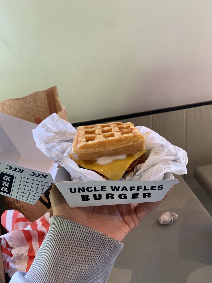 The Uncle Waffles Burger is literally the best thing on the #KentuckyTown menu😮‍💨❤️