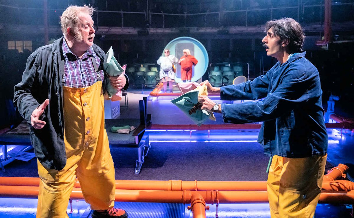 ⭐⭐⭐⭐
REVIEW - No Pay? No Way! is a crazy and chaotic genius production!

manchestertheatres.com/news/review-_-…

Review by <a href="/Lizziee_Janee/">Lizzie Johnston</a> 

<a href="/rxtheatre/">Royal Exchange Theatre</a>