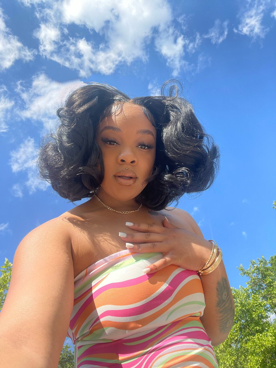 tayloralanisx's tweet photo. summertime fine. https://t.co/a3sTDncd23