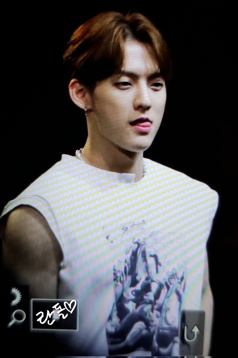 ranstone_1129's tweet photo. 230518 한양대 프리뷰

😛

#비투비 #이민혁 #허타 #허타람찌
#BTOB #HUTA @btob2mh https://t.co/5bFvy2o9ED