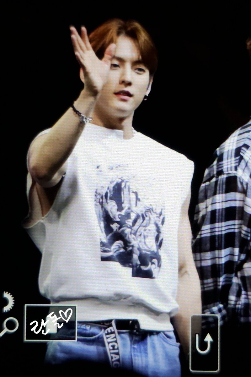 ranstone_1129's tweet photo. 230518 한양대 프리뷰

😛

#비투비 #이민혁 #허타 #허타람찌
#BTOB #HUTA @btob2mh https://t.co/5bFvy2o9ED